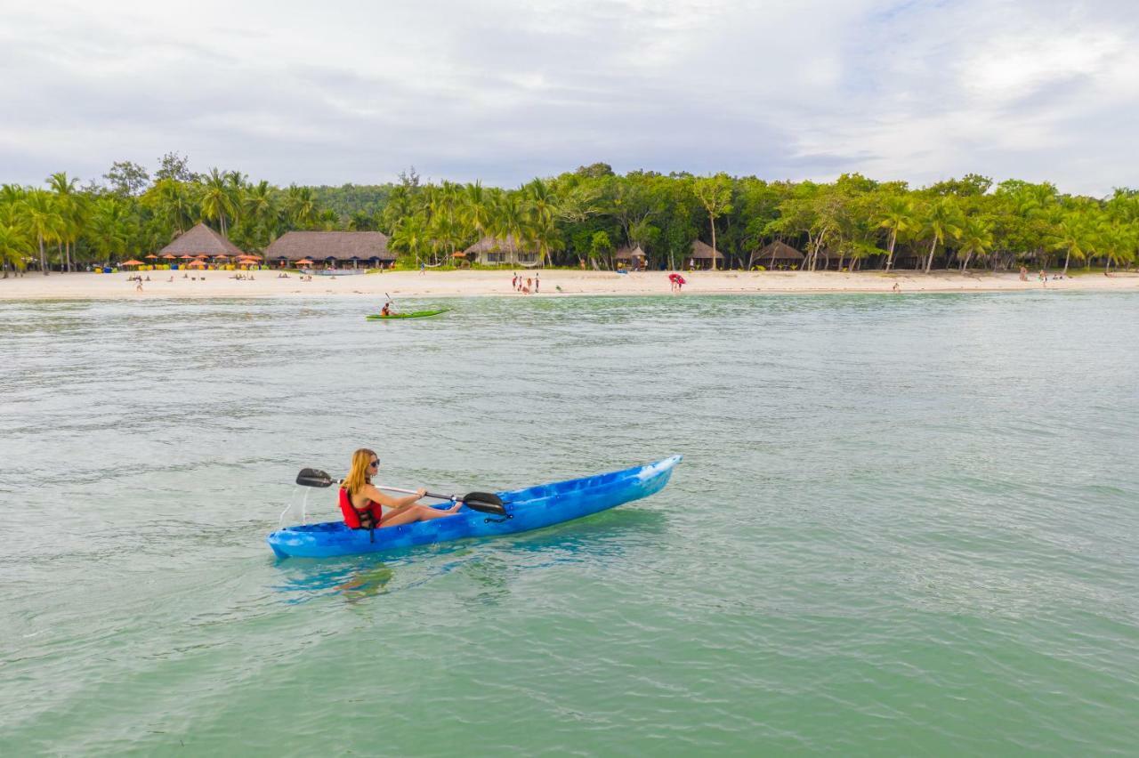 Oceanica Resort Panglao, Bohol Exteriör bild Kayaking at the beach