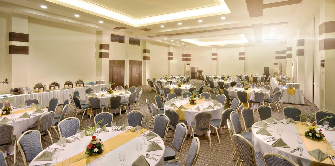 Oceanica Resort Panglao, Bohol Exteriör bild The ballroom of the hotel